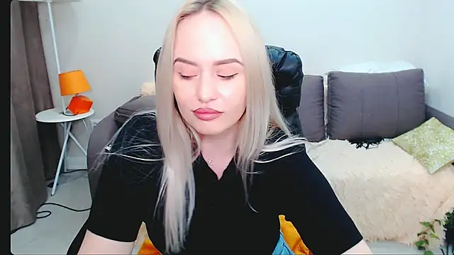 LiluMoon   online show from 04/03/26, 03:54