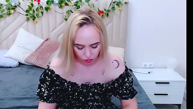 LiluMoon   online show from 04/07/26, 04:40