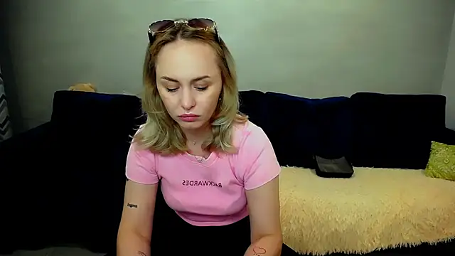 LiluMoon   online show from 06/01/26, 04:20