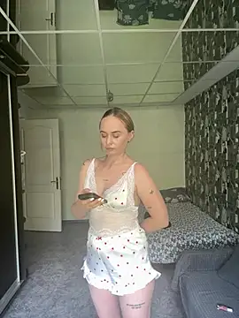 LiluMoon   online show from 07/17/26, 10:44