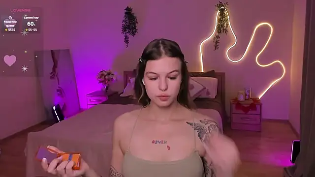 Lisa Blossom online show from 05/20/26, 06:08
