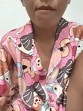 Snapshot of Sexyladzy chatting on 09/18/25, 01:46 Sexyladzy online show from 09/18/25, 01:46