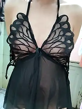 Snapshot of Sexyladzy chatting on 09/27/25, 03:33 Sexyladzy online show from 09/27/25, 03:33