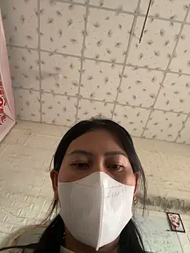 Snapshot of Sexyladzy chatting on 10/17/25, 04:15 Sexyladzy online show from 10/17/25, 04:15