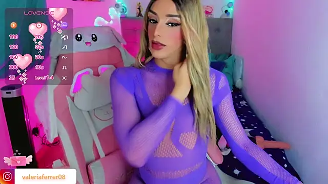 Snapshot of SEXYTSLATINA chatting on 10/27/25, 11:03 SEXYTSLATINA online show from 10/27/25, 11:03