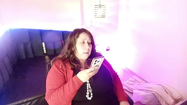  Emily rosee  online show from 11/18/25, 11:14