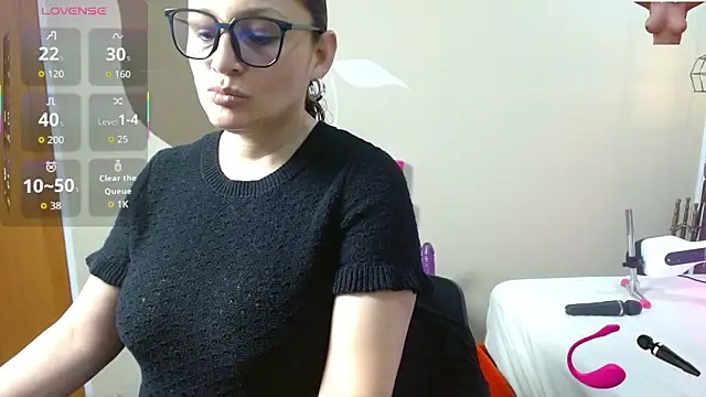 ScarletHott  online show from 11/13/25, 06:29