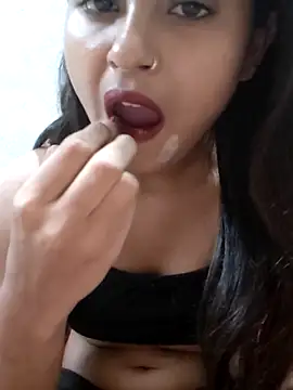 Snapshot of Tara2007 chatting on 11/24/25, 05:45 Tara2007 online show from 11/24/25, 05:45