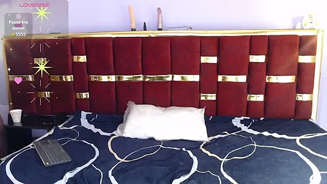 Snapshot of shantall_05 chatting on 10/22/25, 08:30 shantall 05 online show from 10/22/25, 08:30