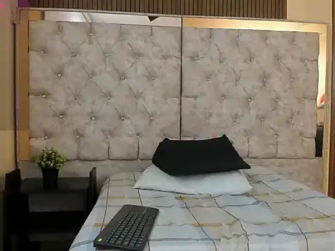 shantall 05 online show from 04/11/26, 05:50