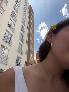 Isa Villamarin online show from 10/02/25, 03:19