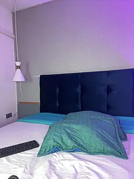 Leo Savage  online show from 10/07/25, 04:09