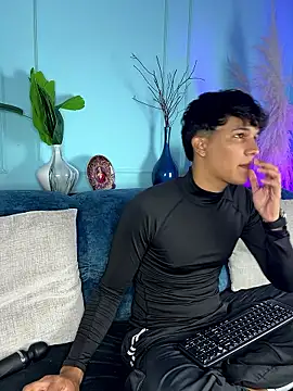 Leo Savage  online show from 01/18/26, 03:10