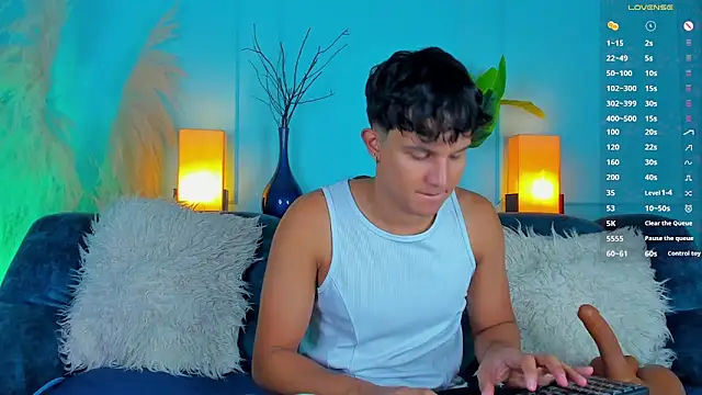 Leo Savage  online show from 02/18/26, 03:57