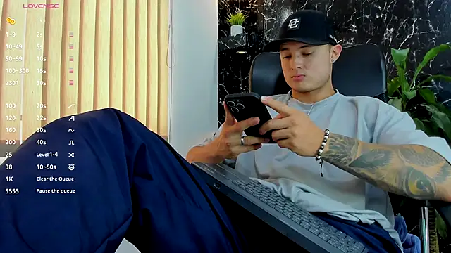 Alexander ferre online show from 09/27/25, 06:24