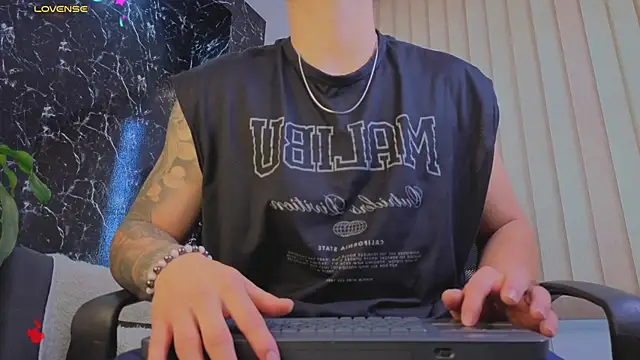 Alexander ferre online show from 01/17/26, 01:16