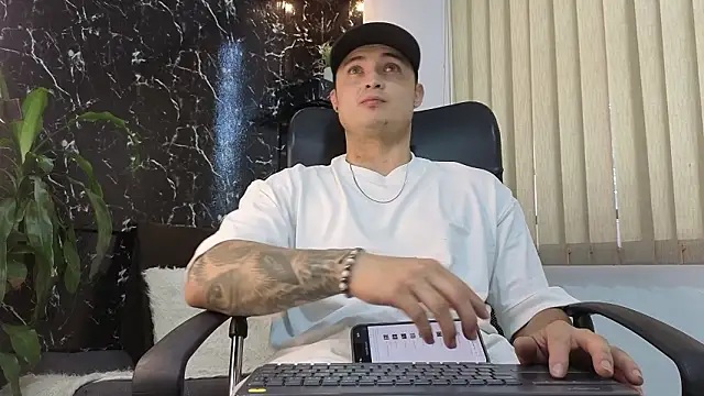 Alexander ferre online show from 02/11/26, 01:27