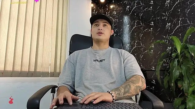 Alexander ferre online show from 02/16/26, 01:29