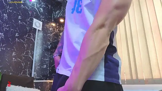 Alexander ferre online show from 03/21/26, 01:48