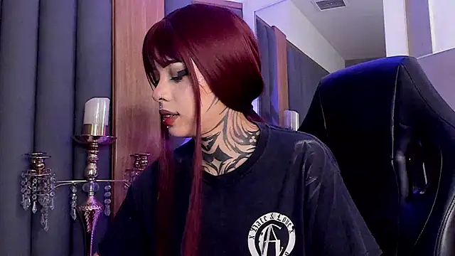 misstomie  online show from 09/17/25, 09:38