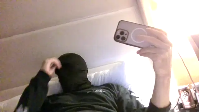 Snapshot of Throatgoat2026 chatting on 11/19/25, 01:27 Throatgoat2026 online show from 11/19/25, 01:27