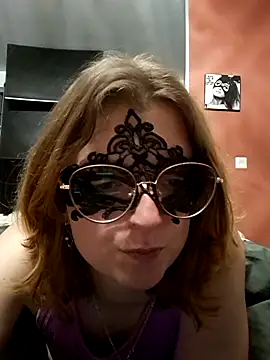 Snapshot of littlelesleytje chatting on 02/03/26, 07:19 littlelesleytje online show from 02/03/26, 07:19