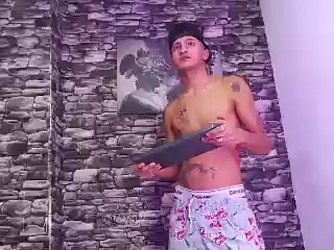 gustavo saaled19  online show from 10/26/25, 02:34