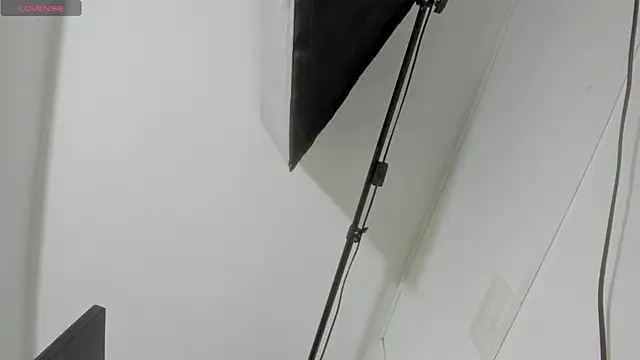 yulitza1025 online show from 12/18/25, 11:38