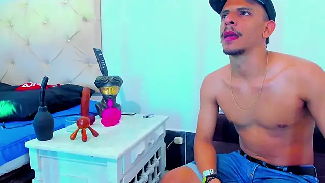  Tarekk  online show from 10/02/25, 02:13