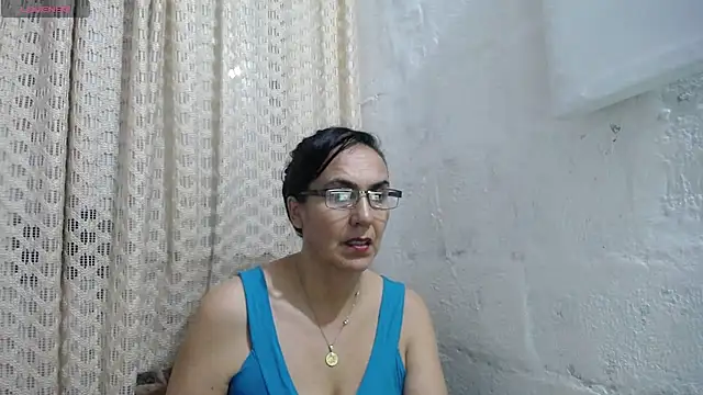 gabbyparker  online show from 09/15/25, 09:42