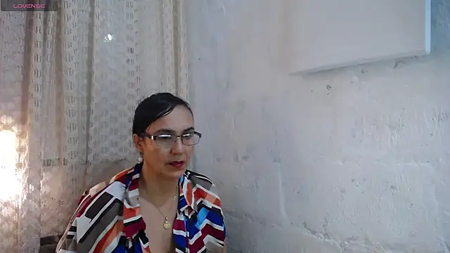 gabbyparker  online show from 09/16/25, 01:56