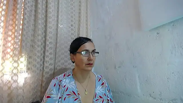 gabbyparker  online show from 11/12/25, 03:34