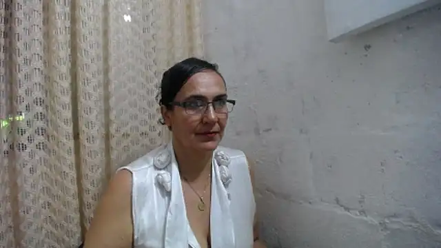 gabbyparker  online show from 12/17/25, 09:54