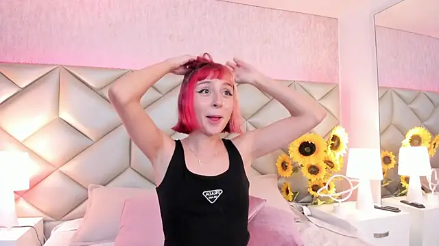 dafnne hall online show from 11/28/25, 04:26