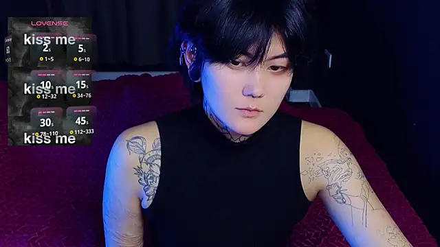 Snapshot of GothXRaven chatting on 09/27/25, 03:39 GothXRaven online show from 09/27/25, 03:39