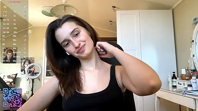 Snapshot of DarlineBrustera chatting on 07/03/26, 07:15 DarlineBrustera online show from 07/03/26, 07:15