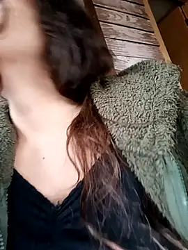 BomBomLuu online show from 12/13/25, 10:48