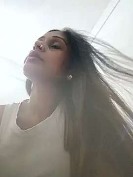 hotshreya69 online show from 10/25/25, 04:35