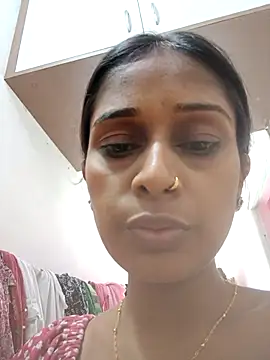 hotshreya69 online show from 10/28/25, 07:45