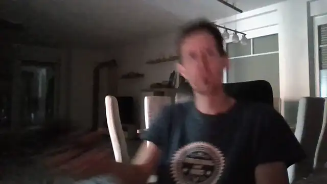 Snapshot of Trockenbau chatting on 09/19/25, 01:01 Trockenbau online show from 09/19/25, 01:01