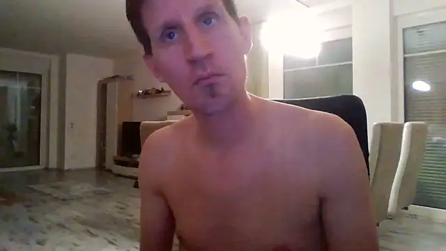 Snapshot of Trockenbau chatting on 12/22/25, 07:11 Trockenbau online show from 12/22/25, 07:11