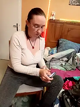 Sophierob1 online show from 09/24/25, 06:17