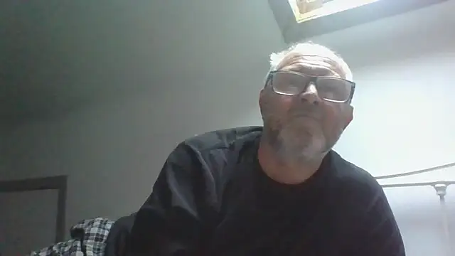 Snapshot of naughtygrandad1 chatting on 02/03/26, 10:31 naughtygrandad1 online show from 02/03/26, 10:31