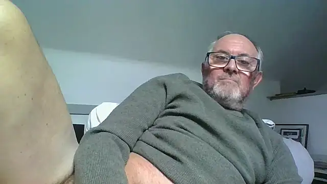 Snapshot of naughtygrandad1 chatting on 02/24/26, 01:53 naughtygrandad1 online show from 02/24/26, 01:53