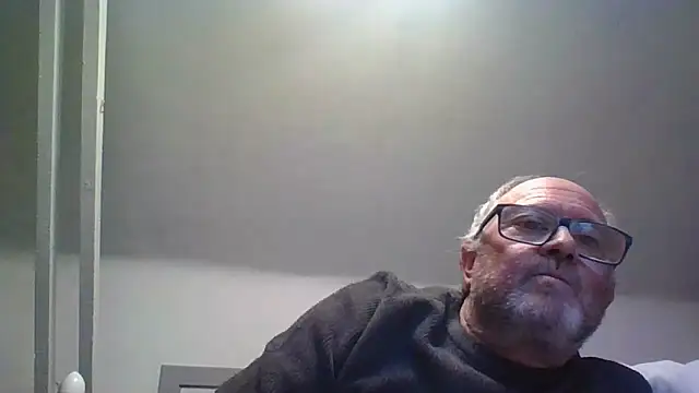 Snapshot of naughtygrandad1 chatting on 03/01/26, 03:58 naughtygrandad1 online show from 03/01/26, 03:58