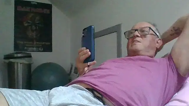 Snapshot of naughtygrandad1 chatting on 04/19/26, 06:10 naughtygrandad1 online show from 04/19/26, 06:10