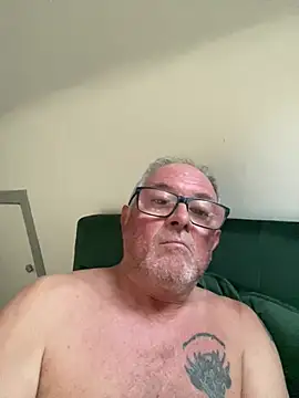 Snapshot of naughtygrandad1 chatting on 04/23/26, 07:27 naughtygrandad1 online show from 04/23/26, 07:27