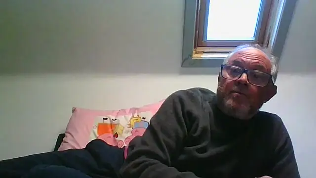 Snapshot of naughtygrandad1 chatting on 05/01/26, 07:29 naughtygrandad1 online show from 05/01/26, 07:29