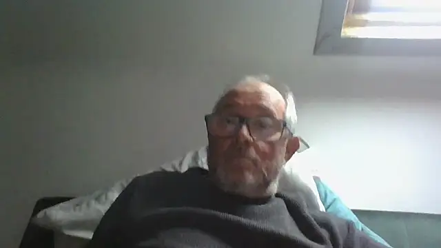 Snapshot of naughtygrandad1 chatting on 05/02/26, 05:07 naughtygrandad1 online show from 05/02/26, 05:07