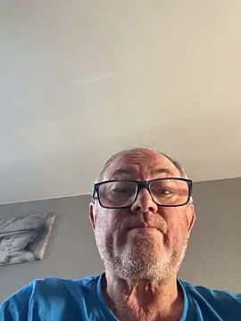 Snapshot of naughtygrandad1 chatting on 05/10/26, 07:02 naughtygrandad1 online show from 05/10/26, 07:02